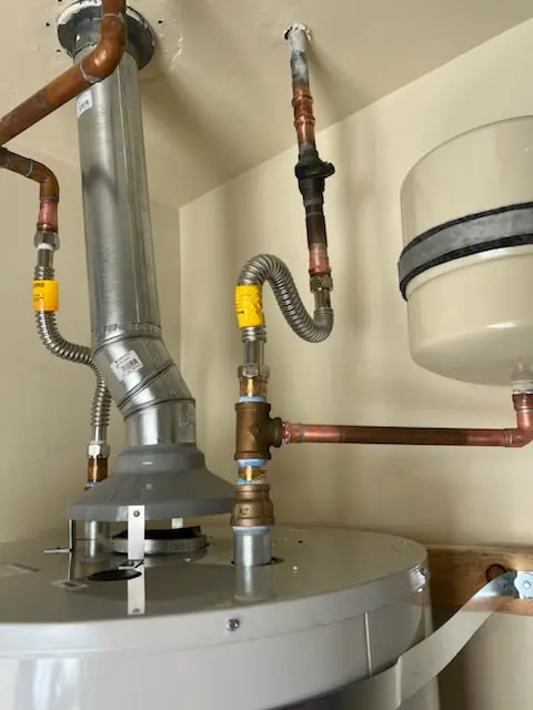 Water heater installation and plumbing repair in Kenwood